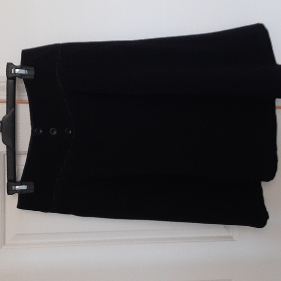 Twenty one black skirt with pockets. Size medium. - Picture 2 of 9